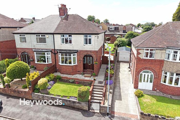 3 Bedroom Semi-Detached House For Sale In Oaklands Avenue, Porthill, Newcastle, ST5