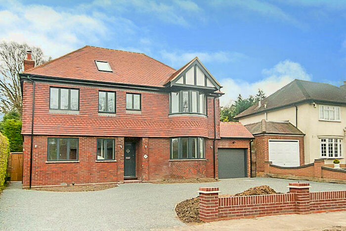 5 Bedroom Detached House To Rent In St. Charles Road, Brentwood, Essex, CM14