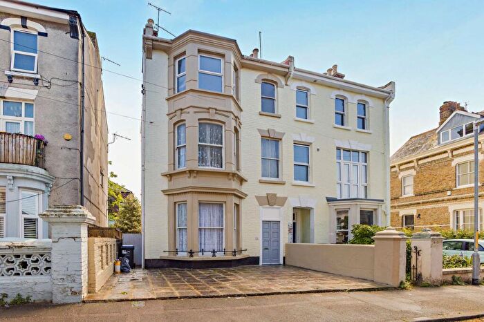 5 Bedroom Semi Detached House For Sale In North Avenue, Ramsgate, CT11