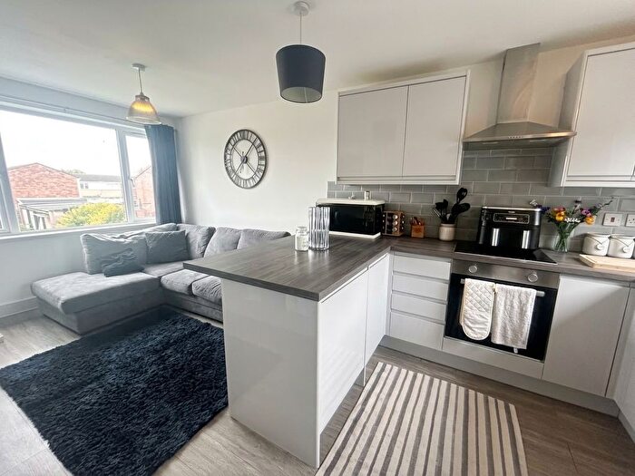 2 Bedroom Flat To Rent In Delves Crescent, Atherstone, CV9