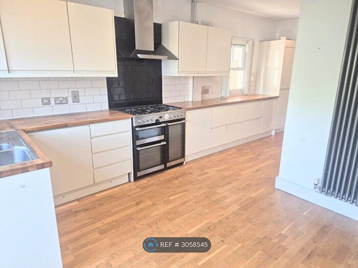 3 Bedroom Semi-Detached House To Rent In Pine Cottage, Prestwood, HP16