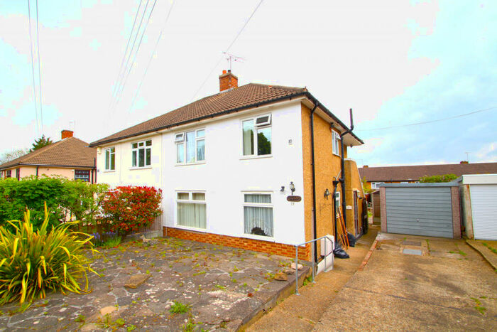 2 Bedroom Flat To Rent In Barncroft Road, Loughton, IG10