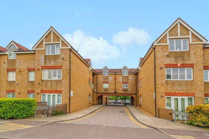 2 Bedroom Flat To Rent In Maddison Court, , Mill Hill, London, NW4