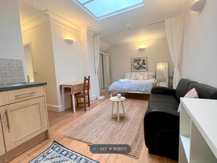 1 Bedroom Flat To Rent In Danbury Street, London, N1