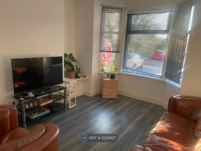 4 Bedroom Terraced House To Rent In Balmoral Road, Manchester, M14