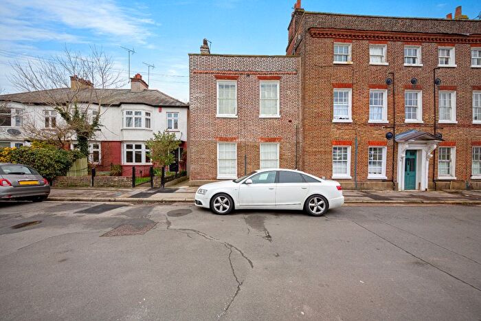 1 Bedroom Flat For Sale In Joy Road, Gravesend, Kent, DA12