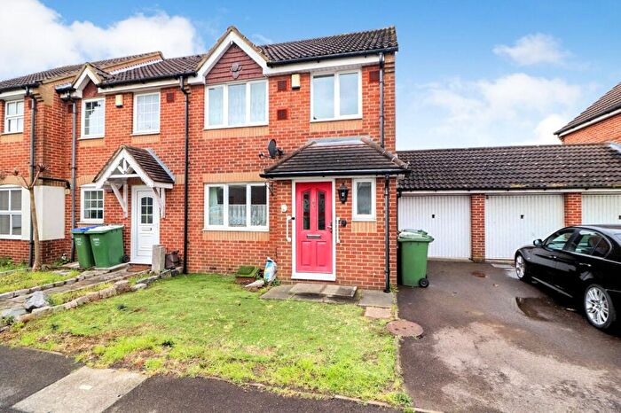 3 Bedroom End Of Terrace House For Sale In Byron Drive, Northumberland Heath, Kent, DA8