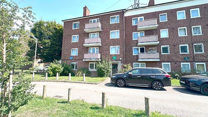 1 Bedroom Flat To Rent In Sheephouse Way, New Malden, KT3