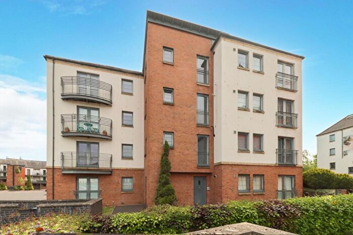 2 Bedroom Flat To Rent In /, Kaims Terrace, Livingston, EH54