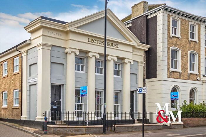 2 Bedroom Flat To Rent In Town Centre, LU7