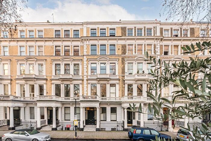 2 Bedroom Flat For Sale In Courtfield Gardens, South Kensington, SW5