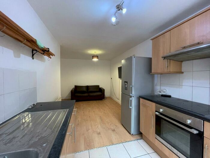 1 Bedroom Flat To Rent In Hornsey Road, Archway, N19