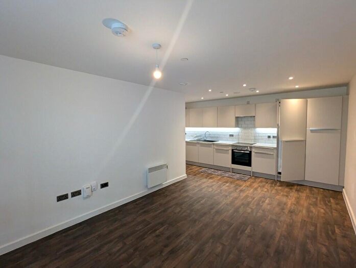 2 Bedroom Apartment To Rent In Moseley Garden, Moseley Street, Digbeth, B12