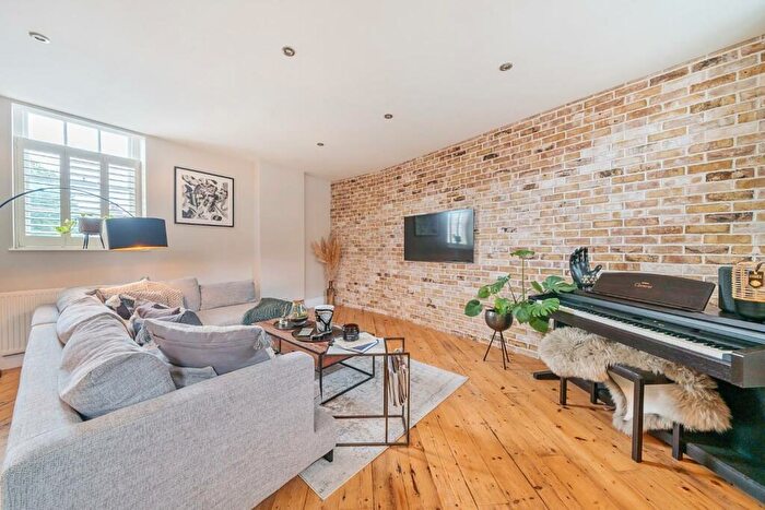 2 Bedroom Flat For Sale In Eton Square, Eton, Windsor, SL4