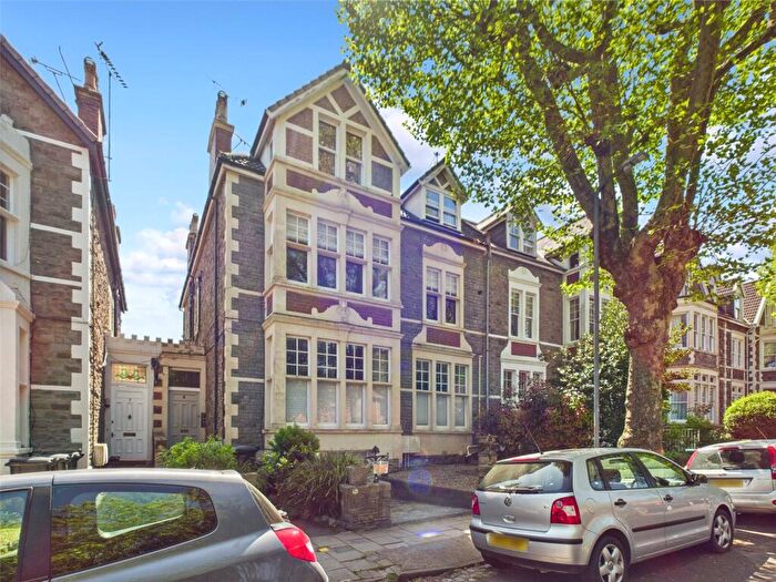 2 Bedroom Apartment For Sale In Belvedere Road, Bristol, BS6