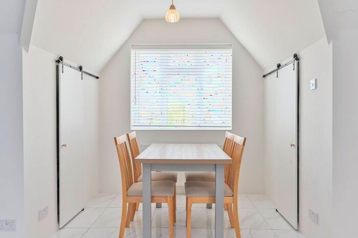 2 Bedroom Flat To Rent In London Road, Morden, SM4