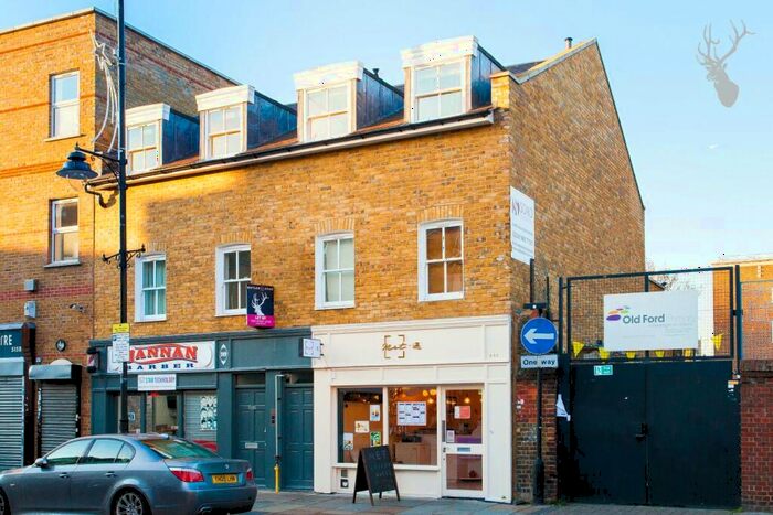 3 Bedroom Flat To Rent In Roman Road, Bow, London, E3