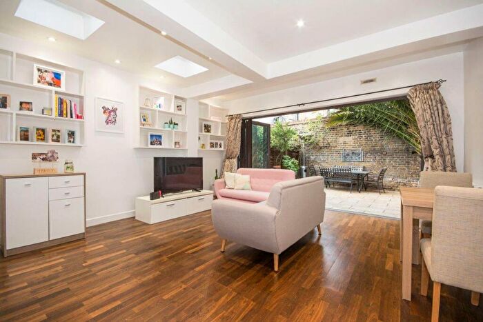 2 Bedroom Flat To Rent In Shelgate Road, Battersea, SW11