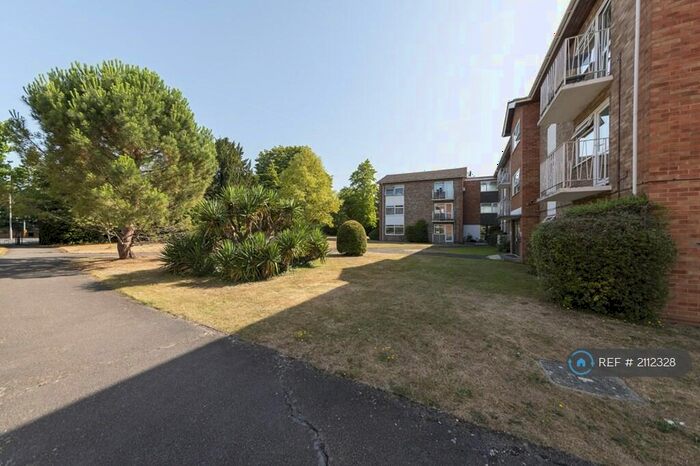 2 Bedroom Flat To Rent In Bath Road, Reading, RG1