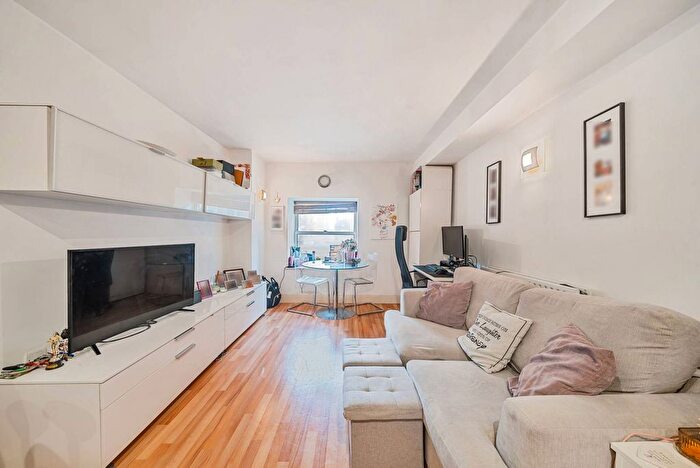 1 Bedroom Flat To Rent In Cadogan Road, Woolwich, London, SE18