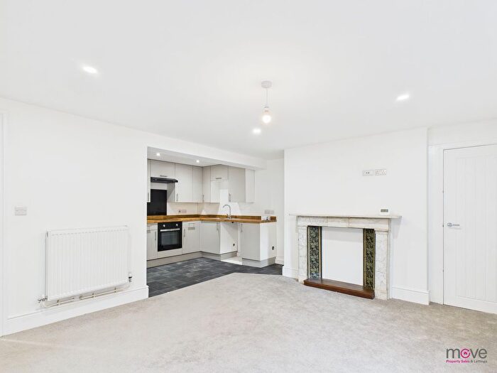 2 Bedroom Flat To Rent In Flat, Bull Ring, Worcester, WR2