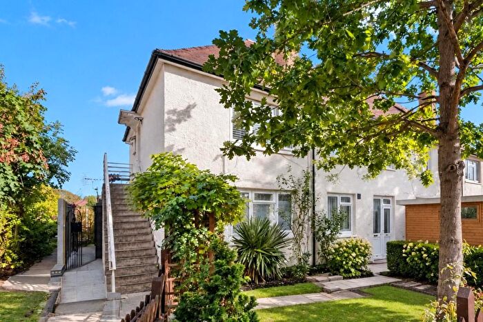 3 Bedroom Maisonette For Sale In Dryden Avenue, Hanwell, London, W7