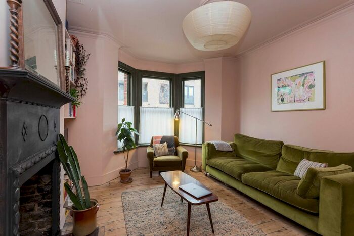 1 Bedroom Flat To Rent In Eagle Mansions, Salcombe Road, London, N16