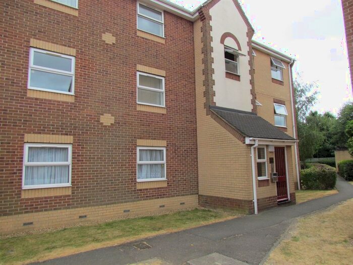1 Bedroom Flat To Rent In Burns Avenue, Chadwell Heath, Romford, Essex, RM6