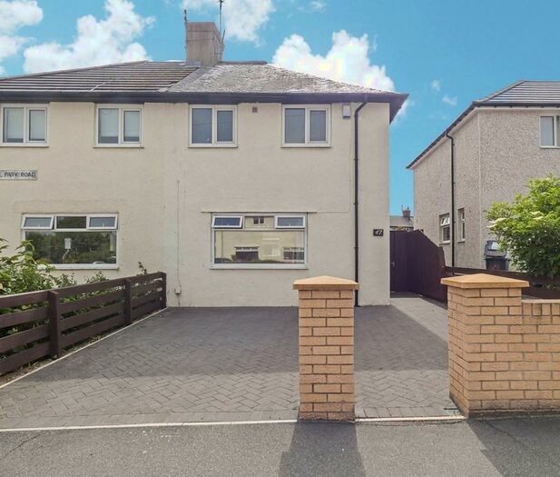 3 Bedroom Semi-Detached House To Rent In Campbell Park Road, Hebburn, NE31