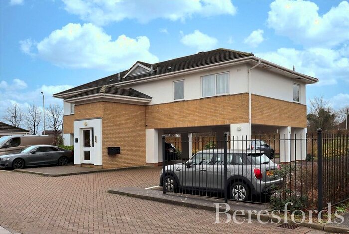 1 Bedroom Flat To Rent In Grange Court, Wood Street, CM2