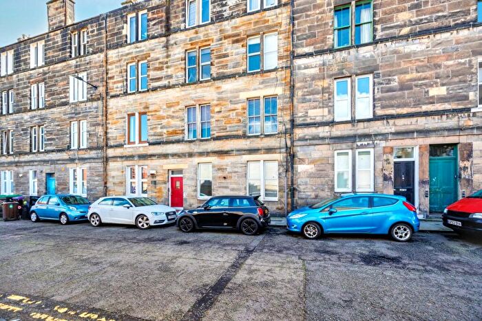 2 Bedroom Flat For Sale In Ashley Place, Edinburgh, Midlothian, EH6