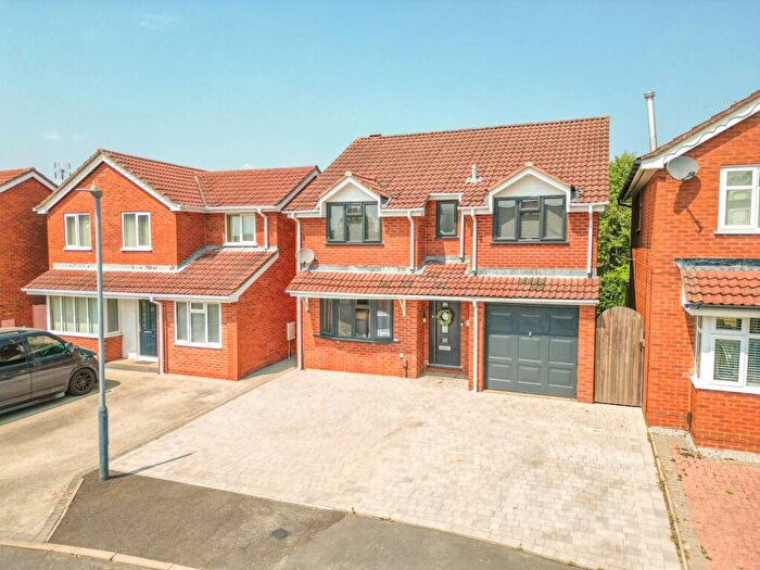 5 Bedroom Detached House For Sale In Falmouth Close, Nuneaton, CV11