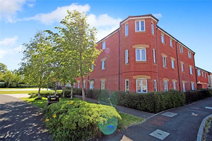 2 Bedroom Apartment For Sale In St Johns Court, Horsham Road, Park South, Swindon, SN3
