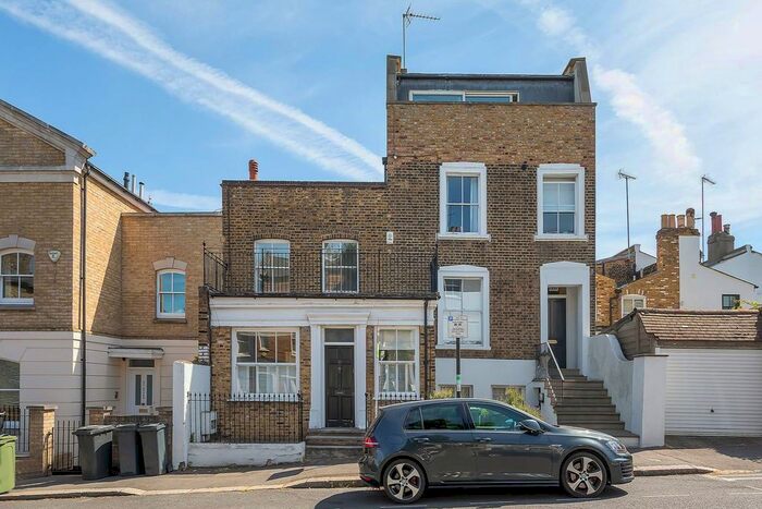 2 Bedroom Property To Rent In The Chase, Clapham Old Town, London, SW4