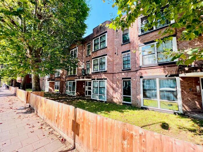 1 Bedroom Flat To Rent In Blurton Road, London, E5