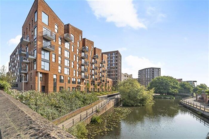 2 Bedroom Apartment To Rent In Joseph Huntley Walk, Reading, RG1