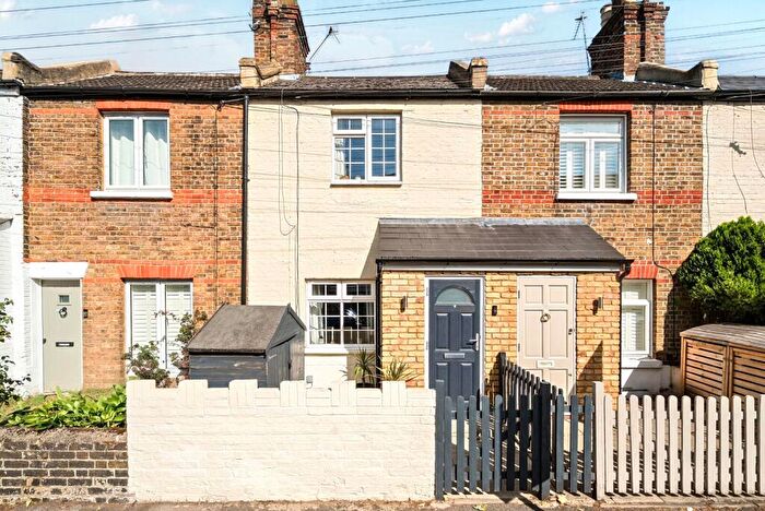 2 Bedroom Terraced House For Sale In York Road, Kingston Upon Thames, KT2