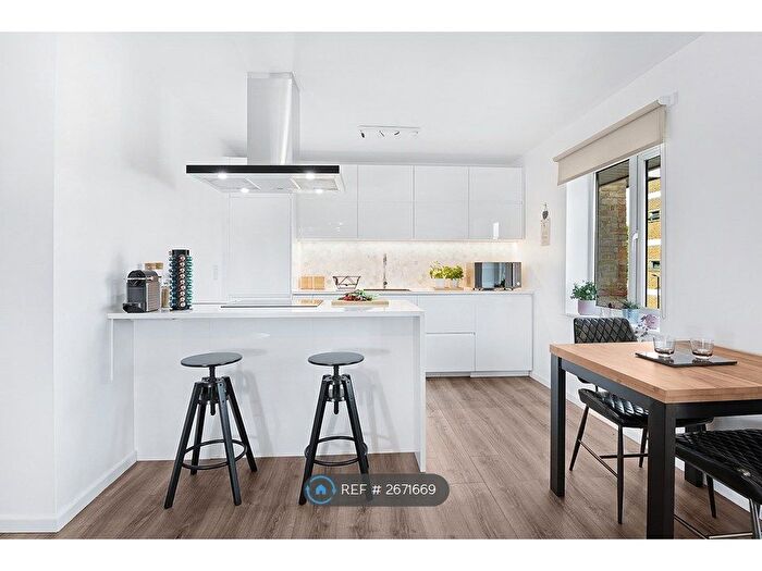 2 Bedroom Flat To Rent In Chopwell Close, London, E15