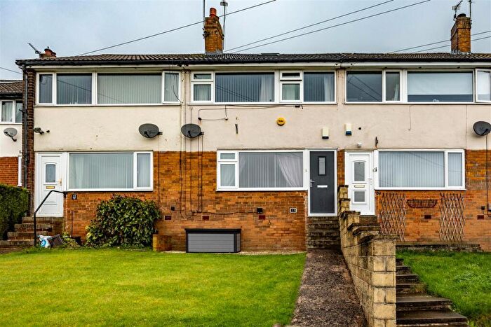 4 Bedroom Town House For Sale In Stephen Close, Halifax, HX3