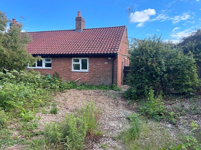 2 Bedroom Semi-Detached Bungalow For Sale In Cubitts Close, Bintree, Dereham, Norfolk, NR20