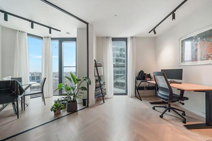 1 Bedroom Flat To Rent In One Crown Place, Moorgate, EC2A