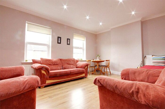 1 Bedroom Maisonette To Rent In Park Road, Enfield, Middlesex, EN3