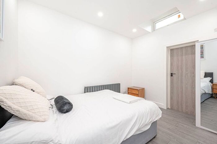 1 Bedroom Flat To Rent In Finchley Road, West Hampstead, London, NW3