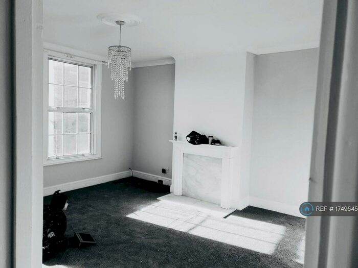 1 Bedroom Flat To Rent In Highbridge Street, Waltham Abbey, EN9