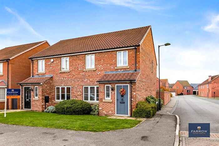 3 Bedroom Semi-Detached House For Sale In Fenwick Road, Scartho Top, Grimsby, DN33