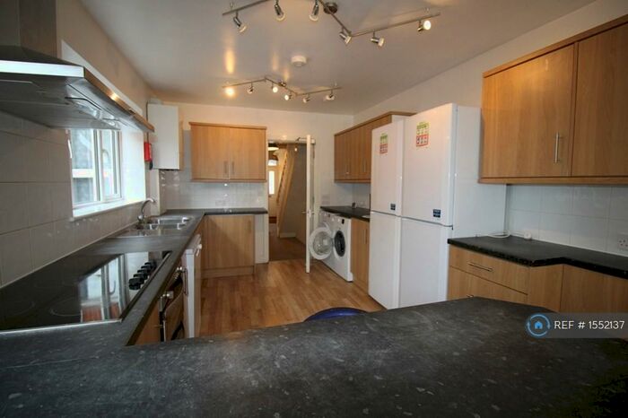 7 Bedroom Terraced House To Rent In Portswood Road, Southampton, SO17