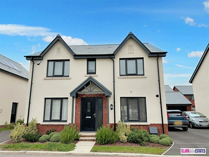 4 Bedroom Detached House For Sale In Victoria Mead, Apsham Grange, Topsham, EX3