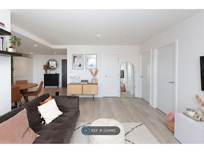 1 Bedroom Flat To Rent In Falconbrook Gardens, London, E16