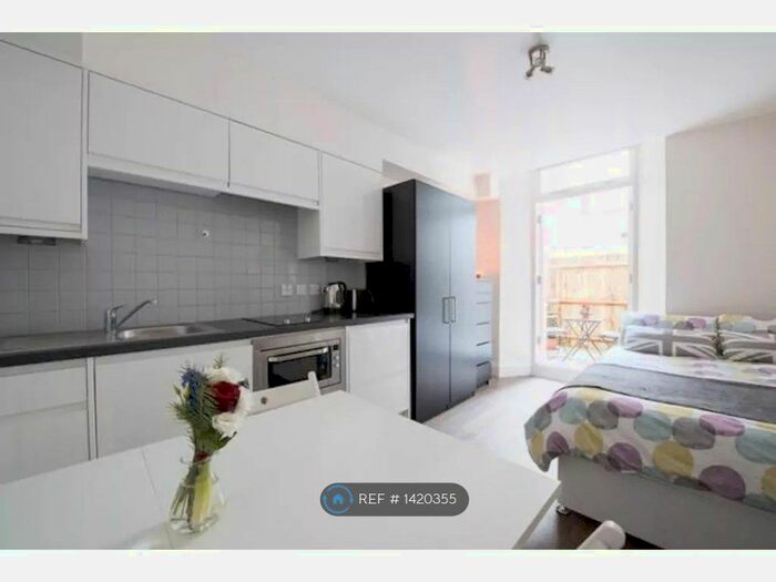 Studio To Rent In Gloucester Street, London, SW1V