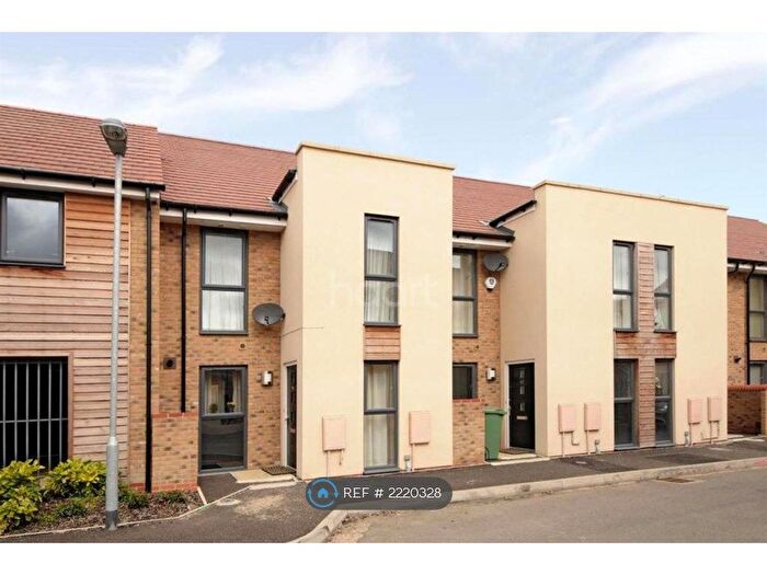 3 Bedroom Terraced House To Rent In Burlton Road, Cambridge, CB3